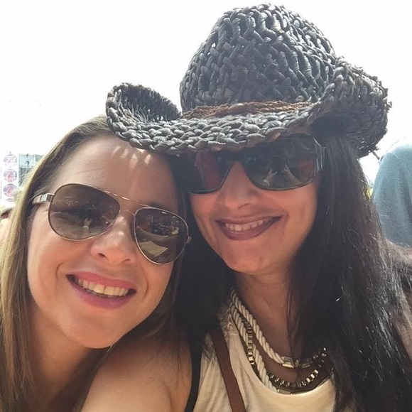 Meet your Posher, Liza m - Picture 6 of 6